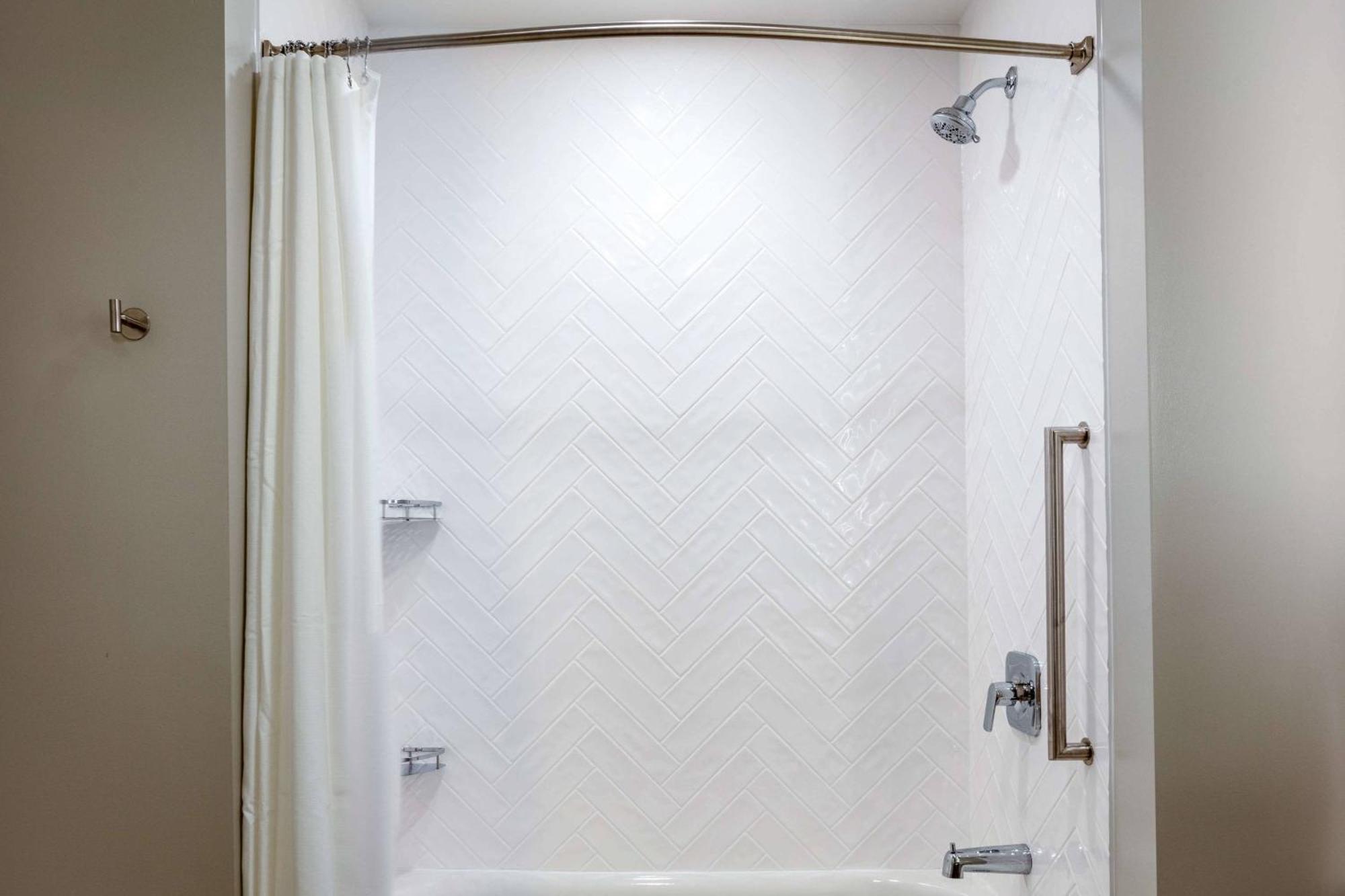 Towneplace Suites By Marriott Milwaukee West Bend Εξωτερικό φωτογραφία