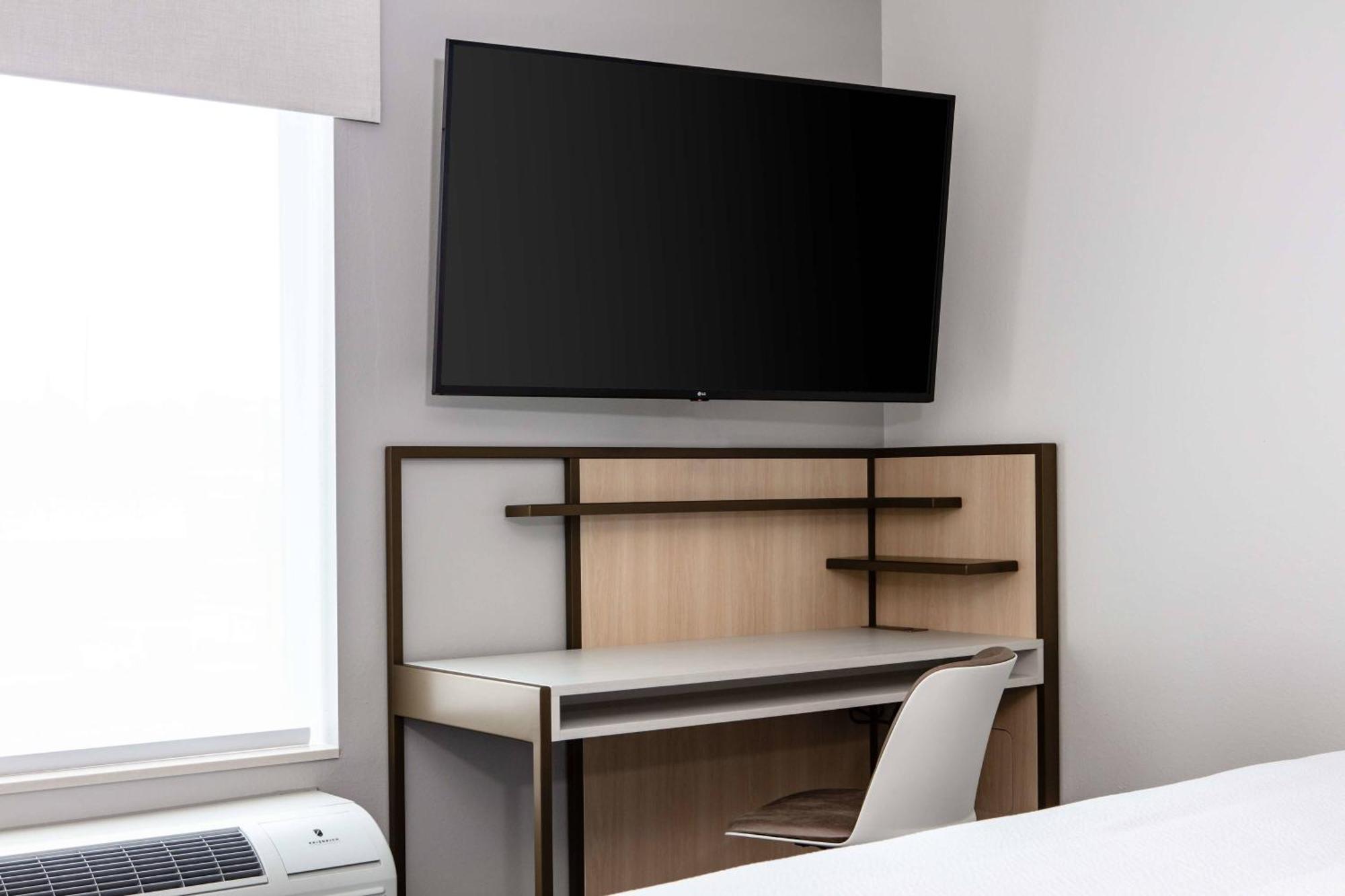 Towneplace Suites By Marriott Milwaukee West Bend Εξωτερικό φωτογραφία