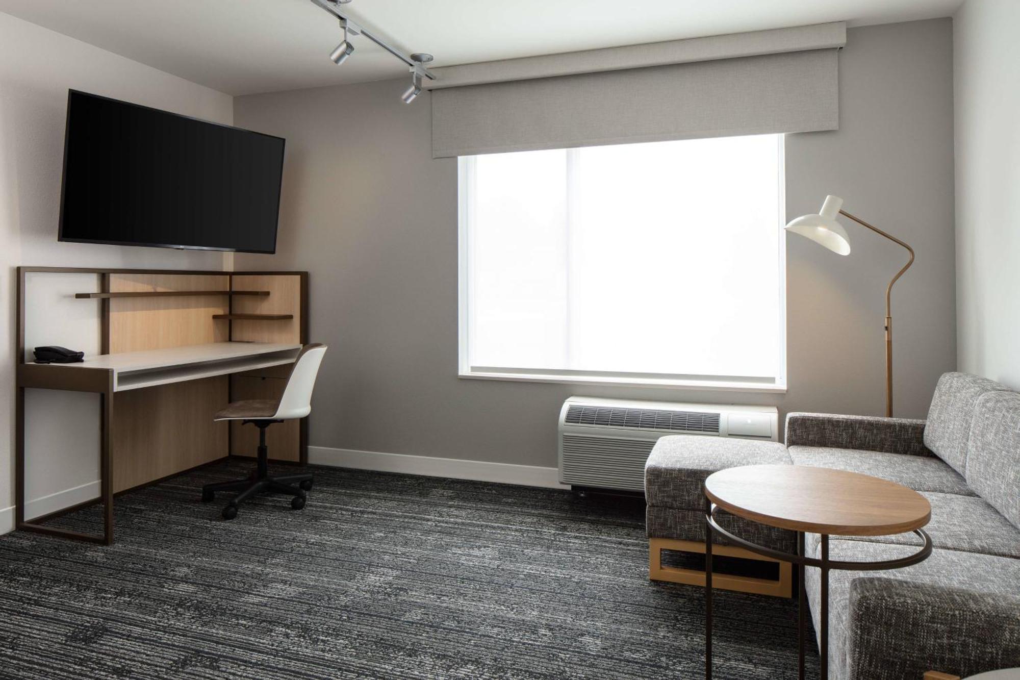Towneplace Suites By Marriott Milwaukee West Bend Εξωτερικό φωτογραφία