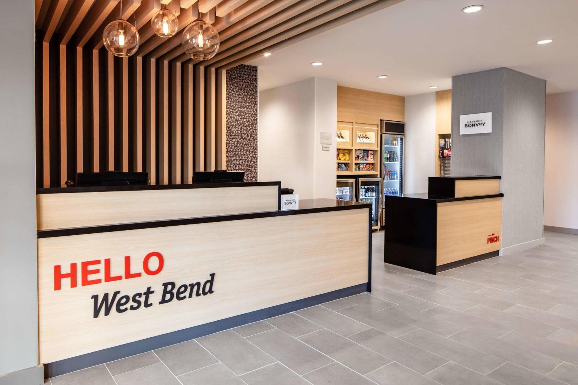 Towneplace Suites By Marriott Milwaukee West Bend Εξωτερικό φωτογραφία